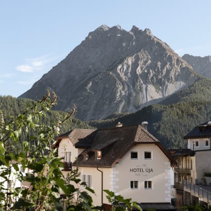 Deine Meinung ist gefragt! Mach bei unserer Umfrage mit und gewinne eine Auszeit im Hotel ÜJA in Scuol