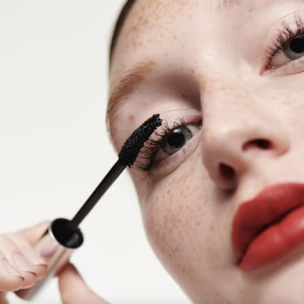 Absolut schmierfest: Warum ihr auf Tubing-Mascaras umsteigen solltet