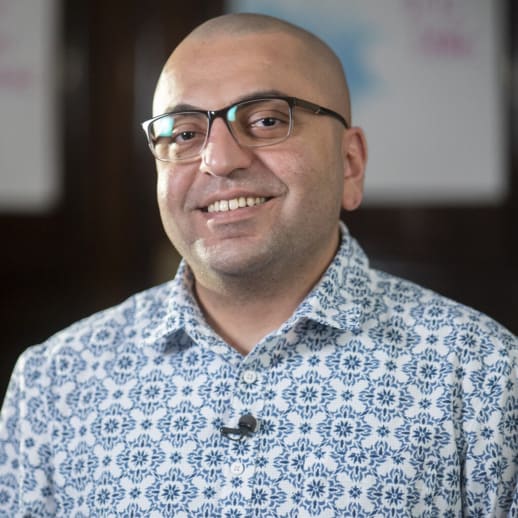 Dieser Politanalyst verlor Dutzende Angehörige in Gaza – und verbreitet Hoffnung