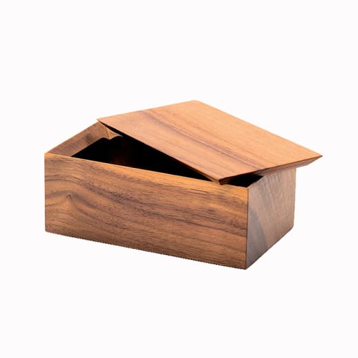 Geheimnishüter: Der Holzklotz von Discipline ist mehr als ein Wohnaccessoire