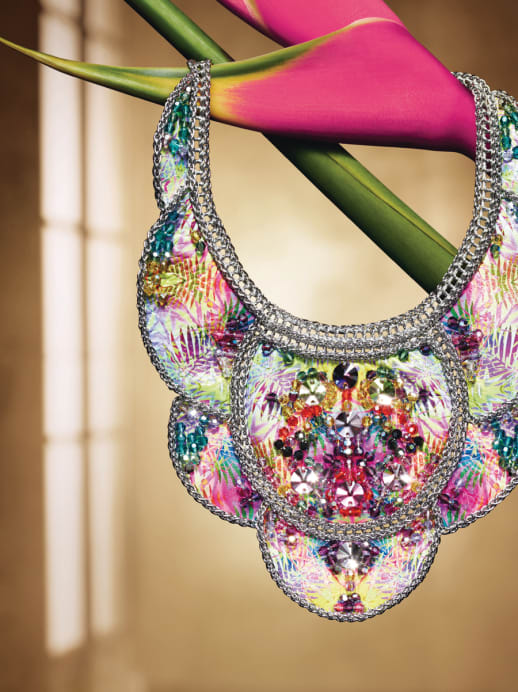 Swarovski feiert Wiedereröffnung mit tropischer Schmuck-Kollektion