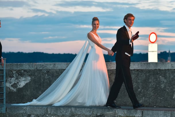 Beatrice Borromeo trägt an ihrer Hochzeit mit Pierre Casiraghi Giorgio Armani Privé