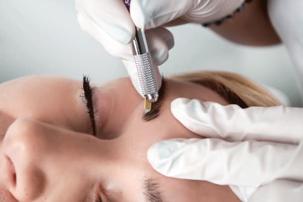 Microblading: Schnitte für die Schönheit