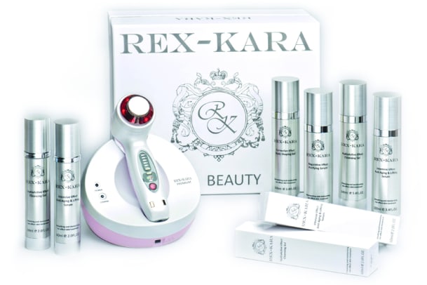 Wie ein Kosmetikstudio in der Handtasche: Rex Kara Anti-Aging Innovation