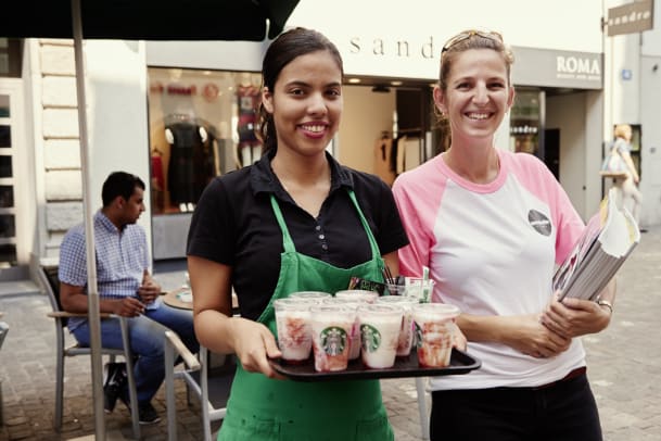 annabelle und Starbucks: Die Bilder der Sampling-Aktion