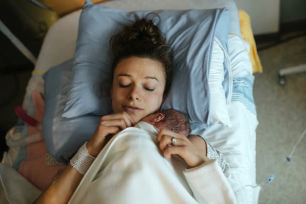 Wussten Sie, wie viele Mütter Übergriffe und Demütigungen erleben?