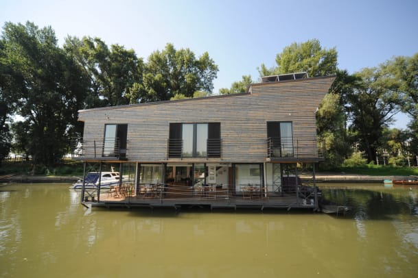 Le Boatel Charlie in Belgrad