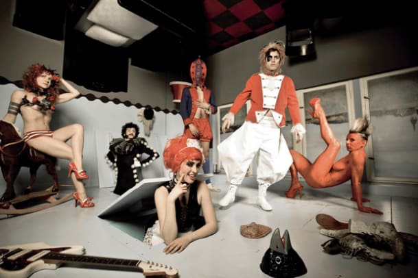 Bonaparte mit neuem Album