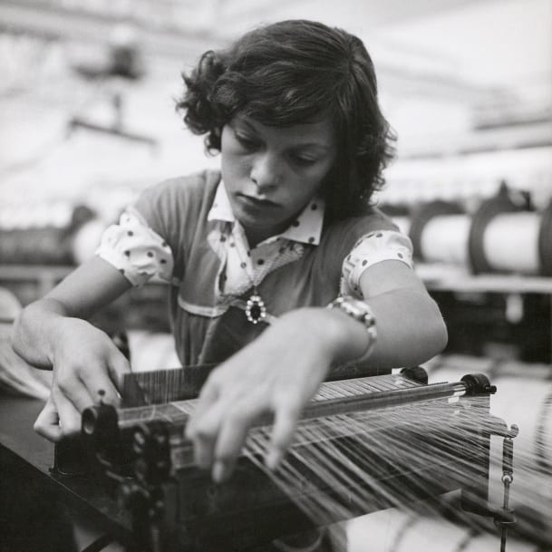 Arbeitsalltag einer jungen Frau in Troyes, Frankreich um 1955/56