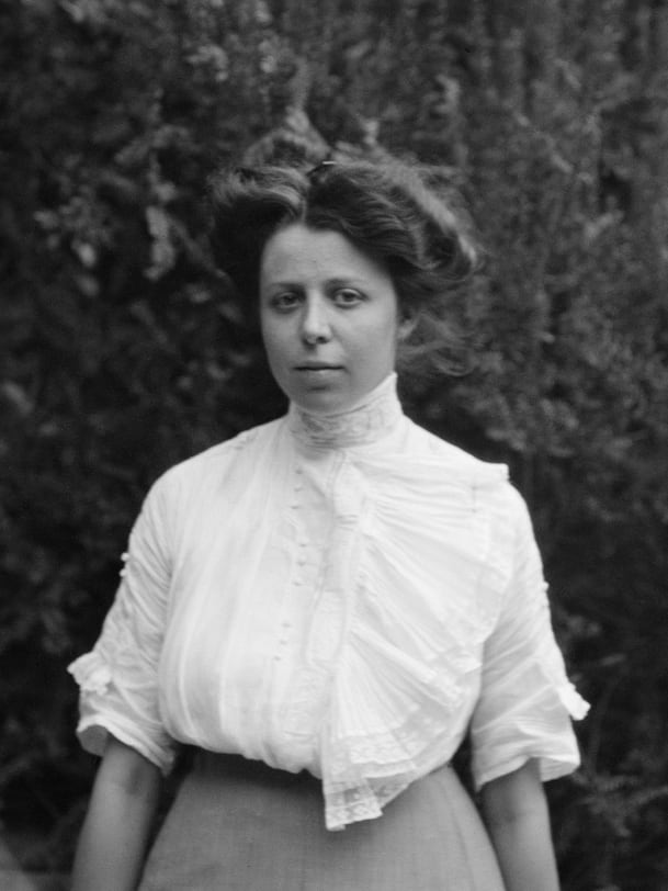 Porträt von Gertrud Dübi-Müller
