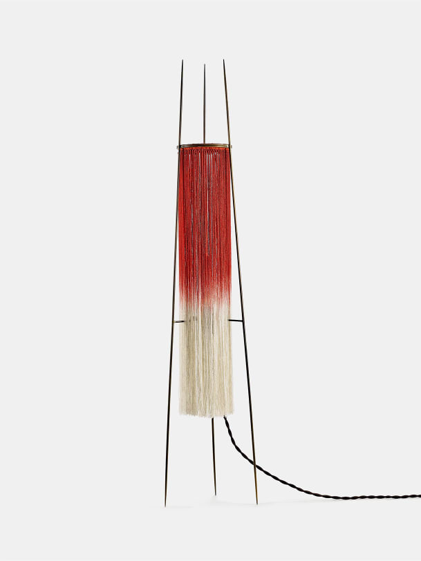 Stehlampe mit roten und weissen Fransen annabelle