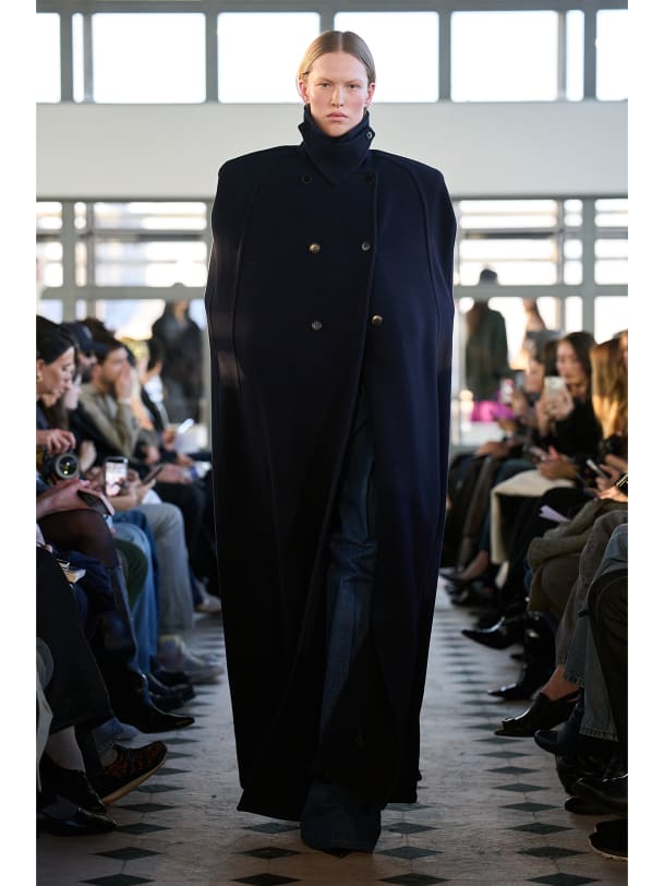 Fashionweek-Runway-Burc Akyol-Jacket-uniform jacket