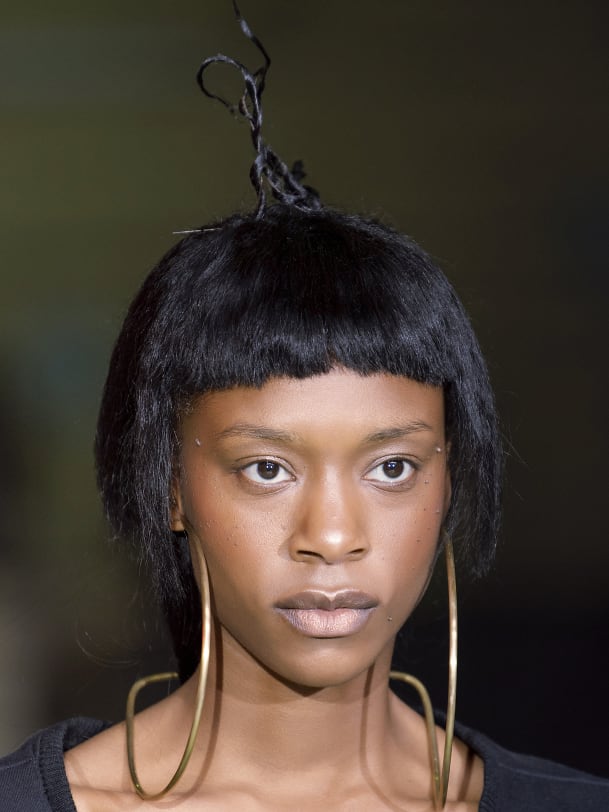 Kurzer Pony bei Maitrepierre