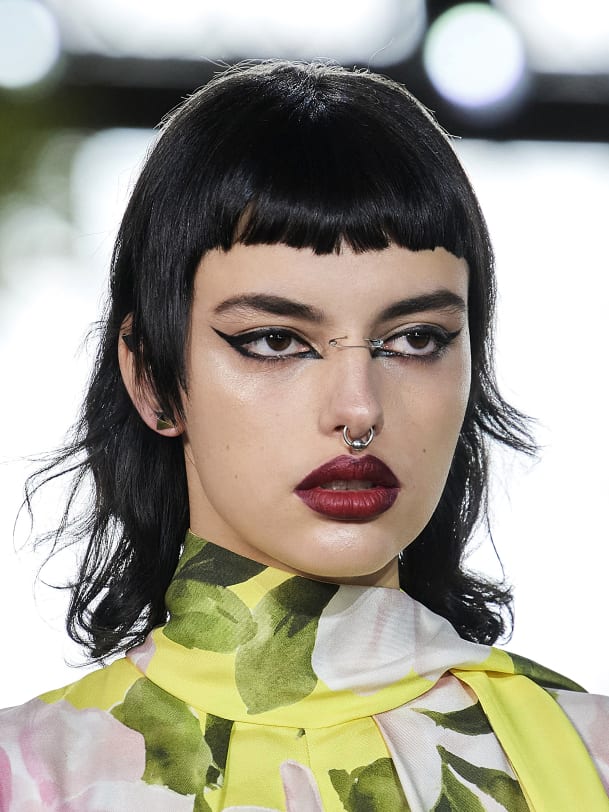 Kurzer Pony bei Valentino S21