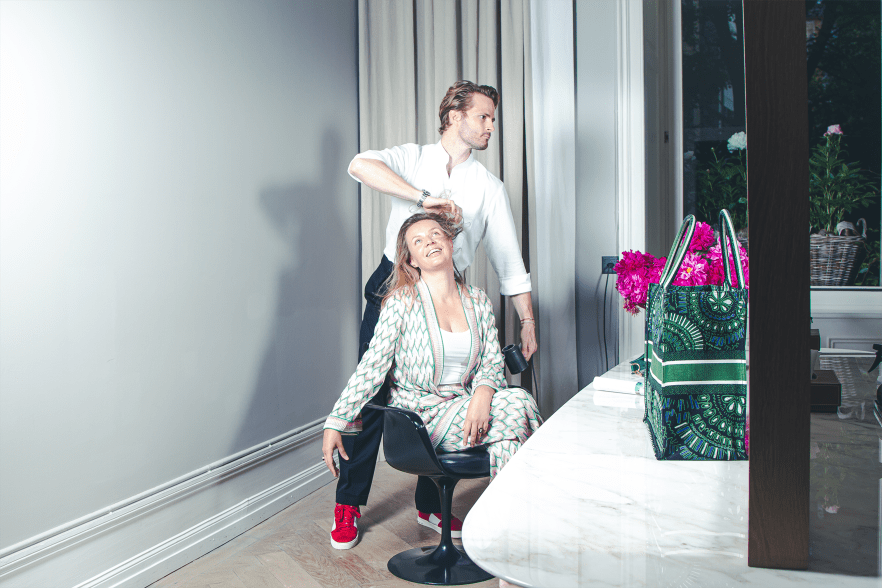 Alexandra-Kruse_by-Ariane-Pochon_Stadt-und-Stil_annabelle_Zurich_Missoni_Dior-Book-Tote_MOI-BASICS_RHC-Coiffeurs_Dyson