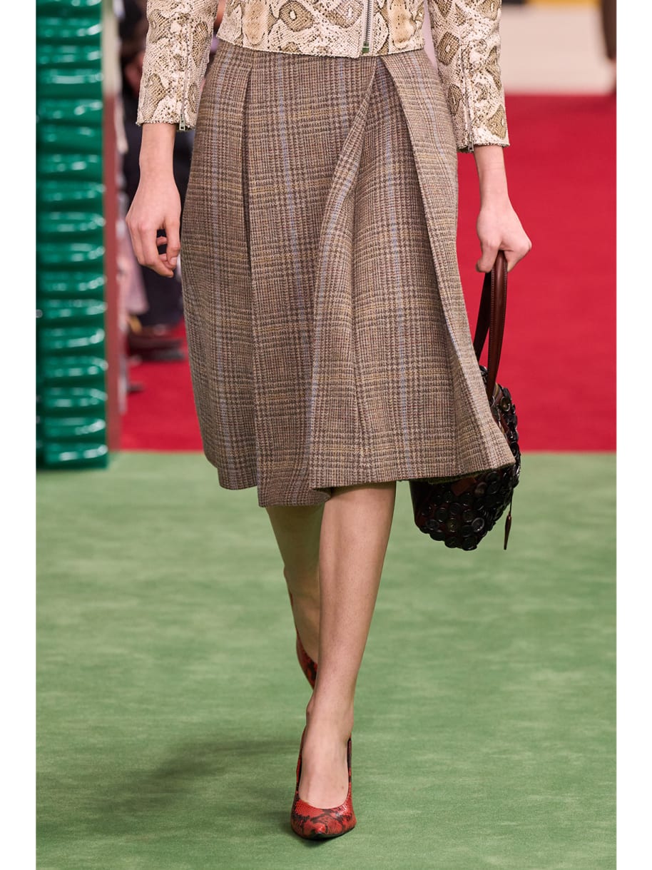 Fashionweek-Runway-Acne Studios-pleated skirt