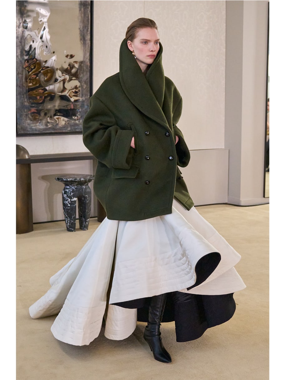 Fashionweek-Runway -Altuzarra-Women-skirt grey-voulants