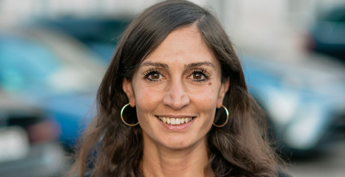 Deutsch-iranische-Autorin-Gilda-Sahebi-Gegen-eine-verbundene-Gesellschaft-ist-jegliche-autorit-re-Macht-chancenlos-