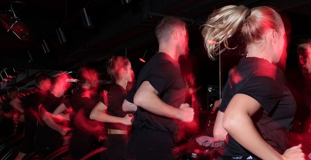 Wir-haben-Caro-Daurs-Lieblings-Gym-ausprobiert-Ein-Training-bei-Barry-s-in-Z-rich