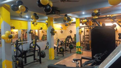 Members achieving fitness goals at Total Fitness World