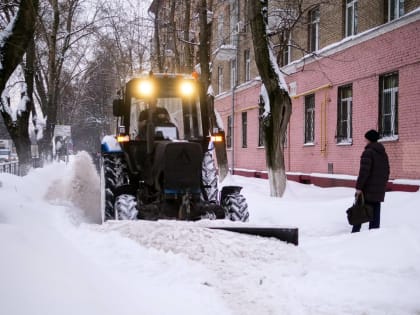 В Люберцах коммунальные службы ликвидируют последствия снегопада