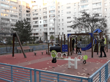 Современные детские площадки в Дубне