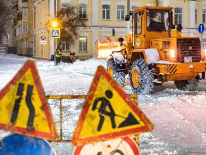 Коммунальные службы борются с последствиями бурана