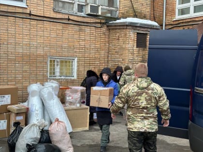 «Единая Россия» приняла участие в погрузке гуманитарной помощи