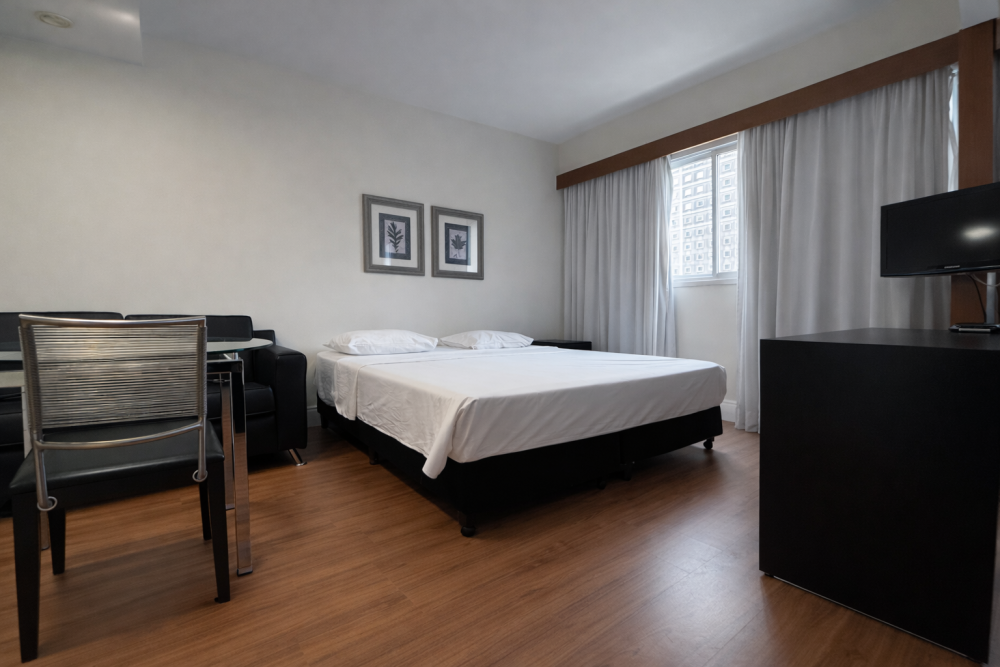 Foto do imóvel Espaçoso Flat a 5 min Av Paulista e Metrô Paraiso - Vila Mariana | Apto 802