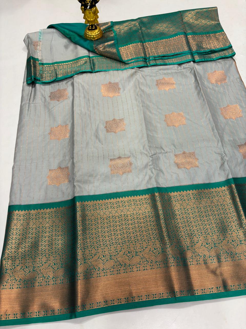 Silver Grey & Sea Green Star Butta Sico