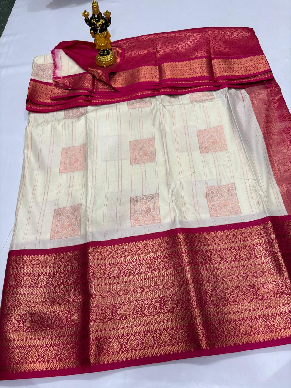 Off-White & Deep Crimson Peacock Sico