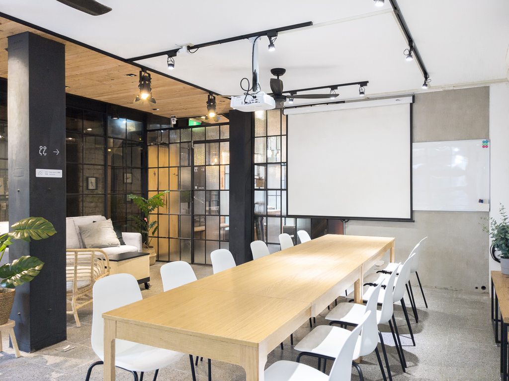 selected venue's interior or exterior images