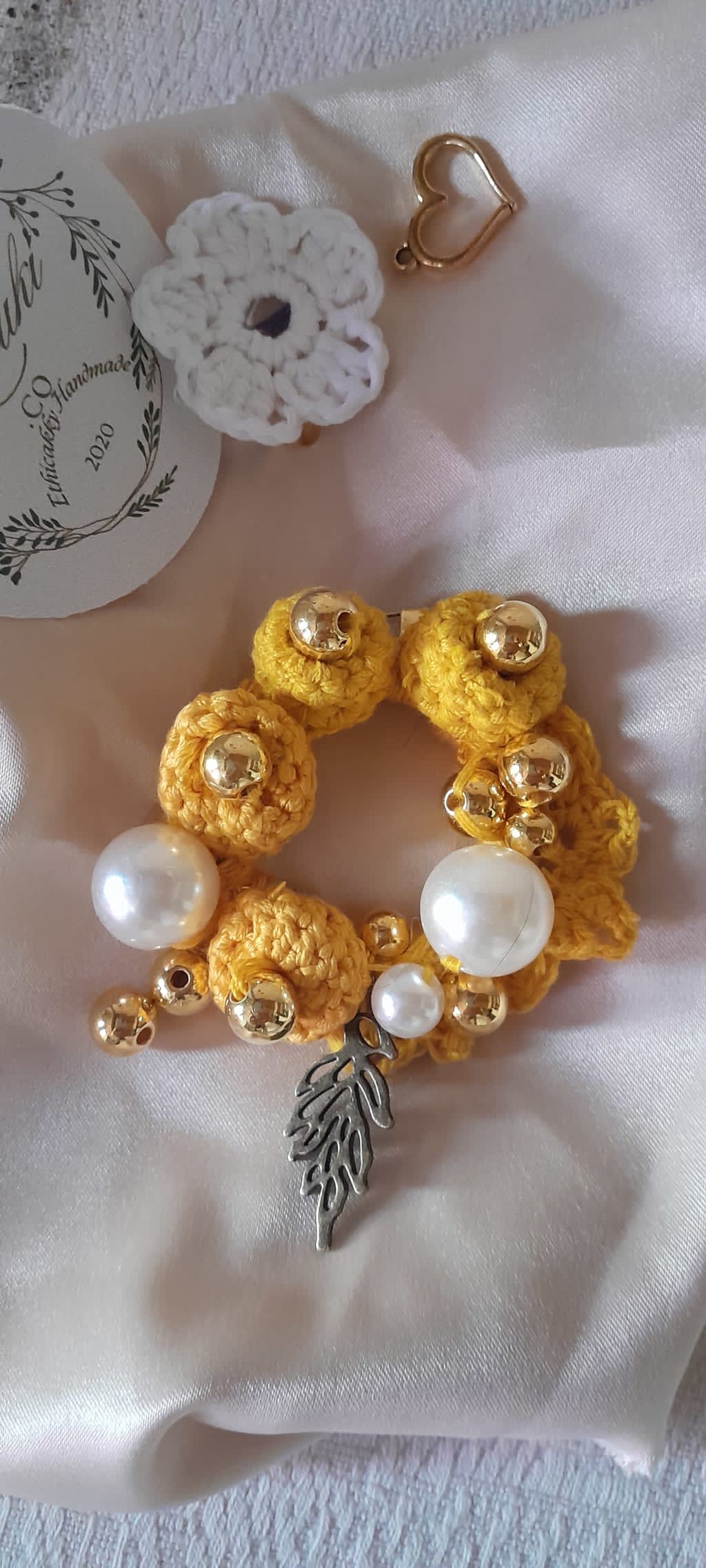 ყვითელი ბროში