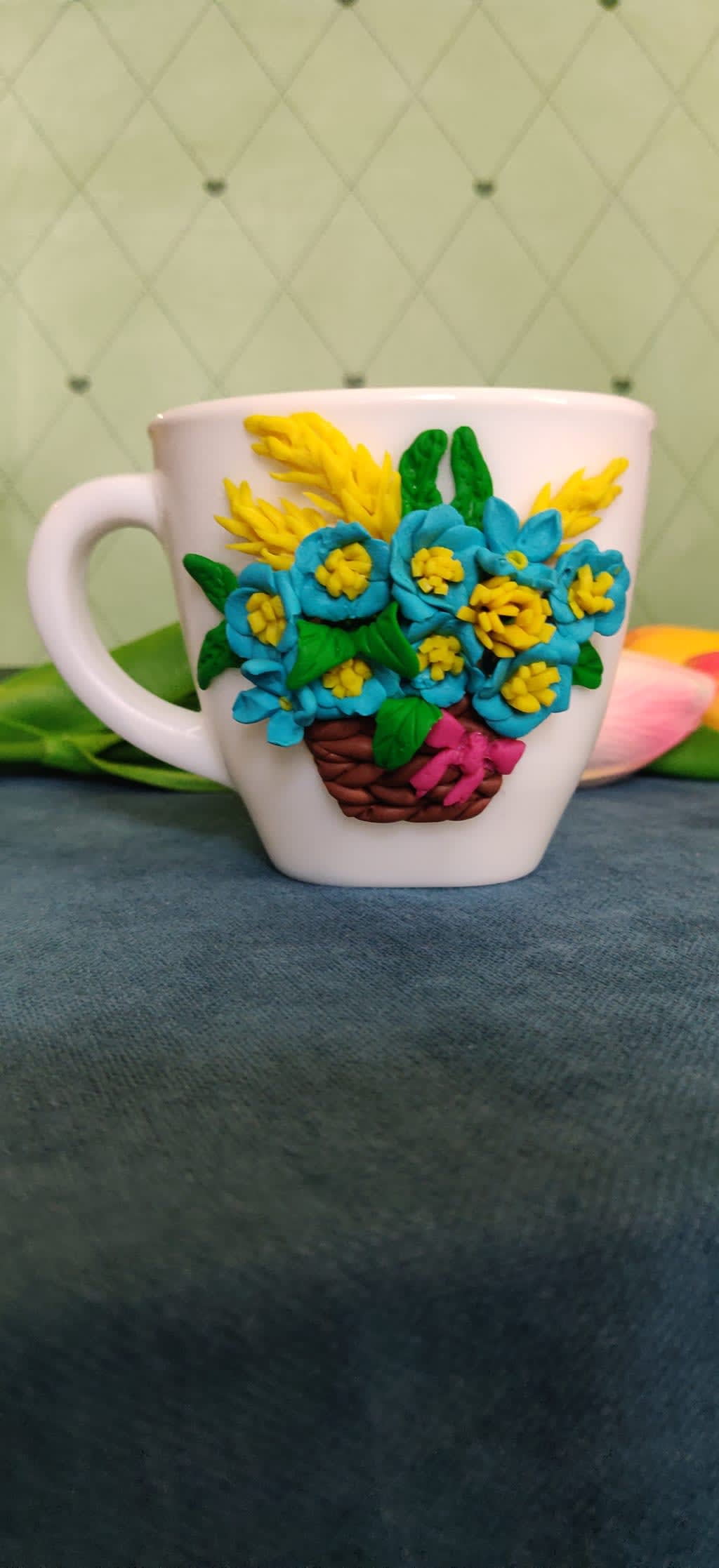 ჭიქა პოლიმერული თიხის დეკორით