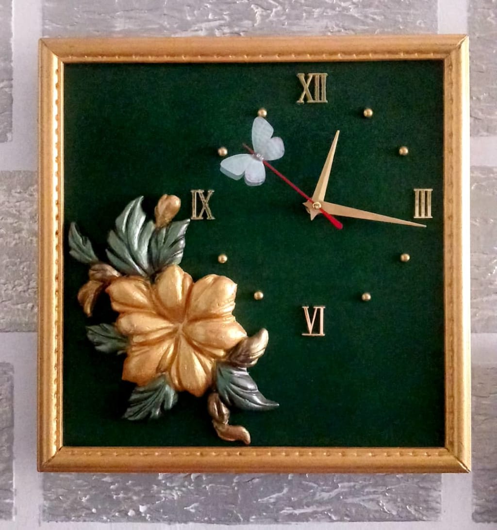 ხელნაკეთი კედლის საათი 