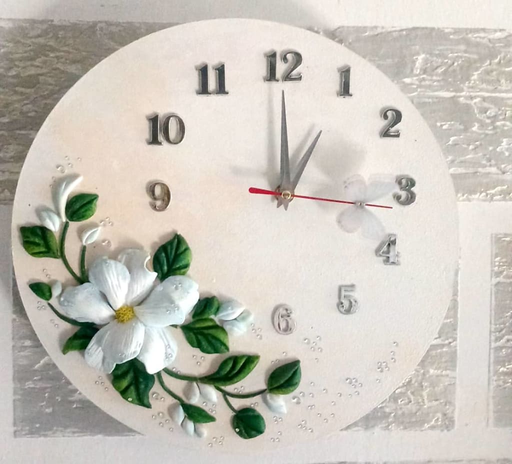 ხელნაკეთი კედლის საათი 