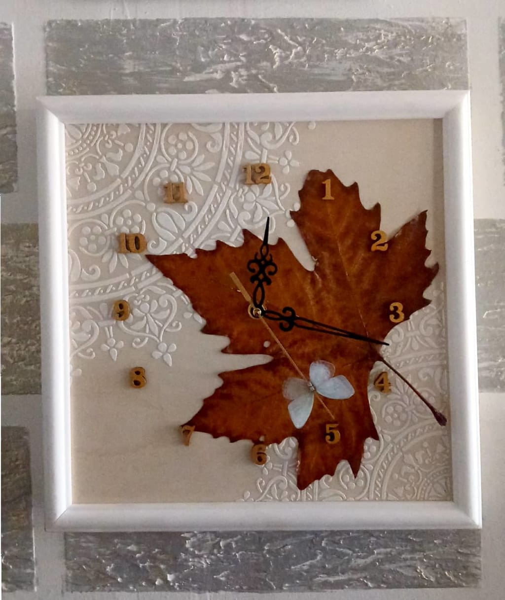 ხელნაკეთი კედლის საათი 