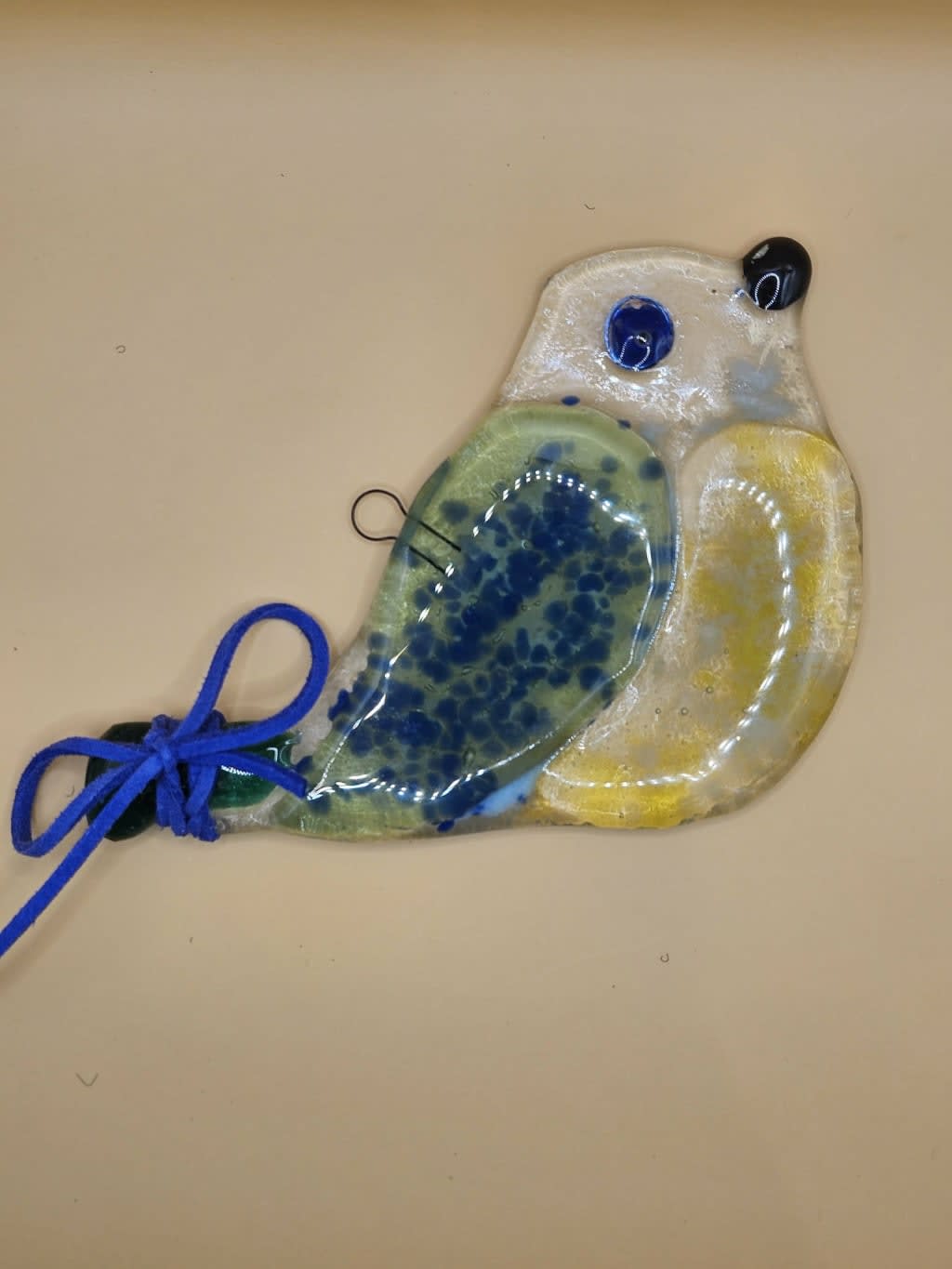 მდნარი მინის დეკორატიული ჩიტი