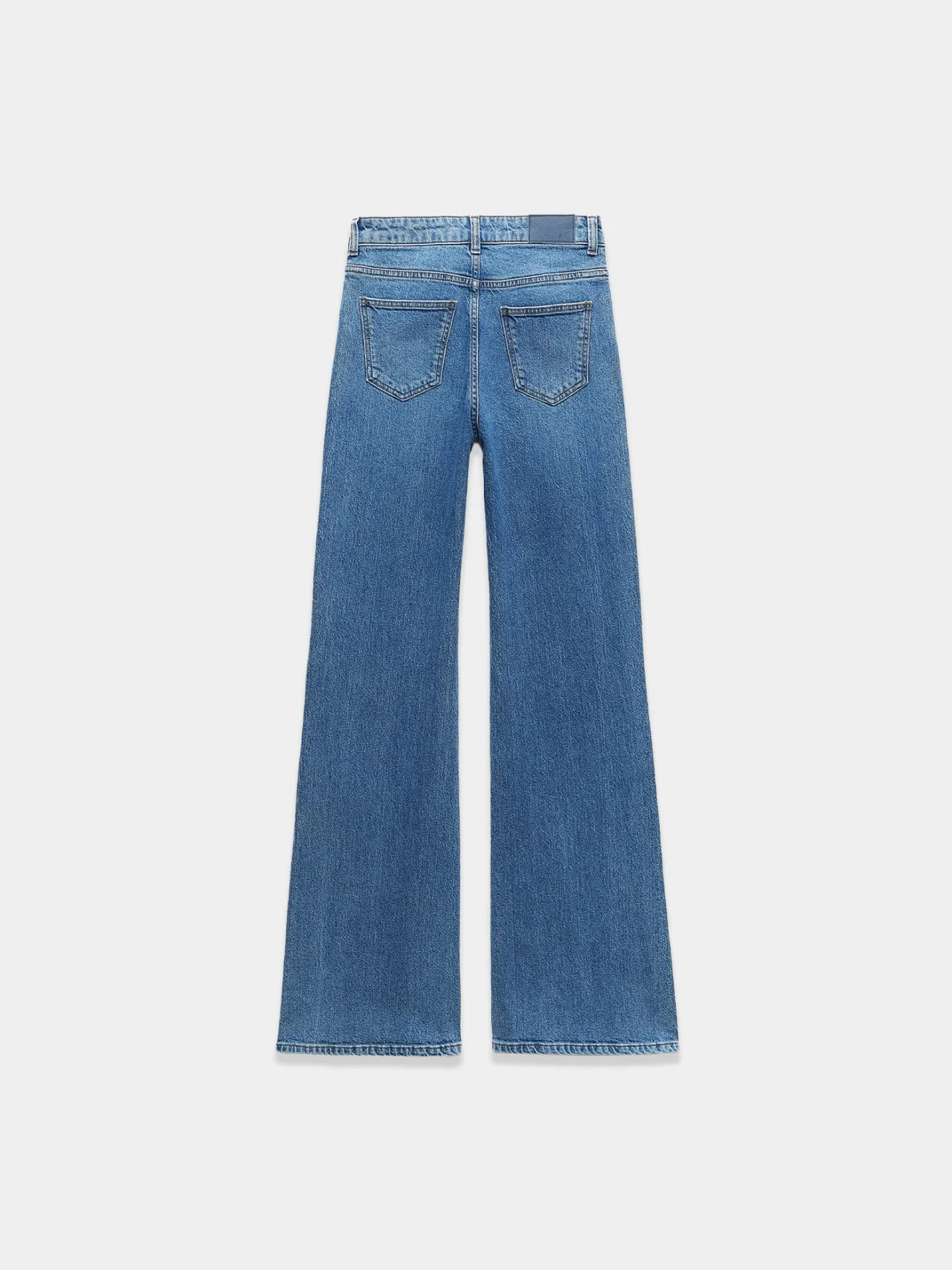 High-waisted jeans with a flared legs