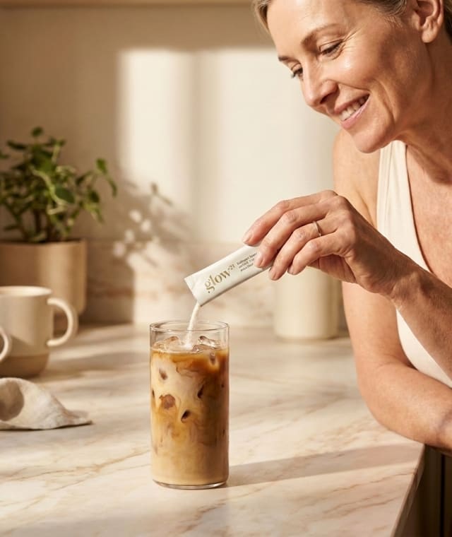 Glow25 löst sich in Kaffee, Wasser oder Smoothie auf