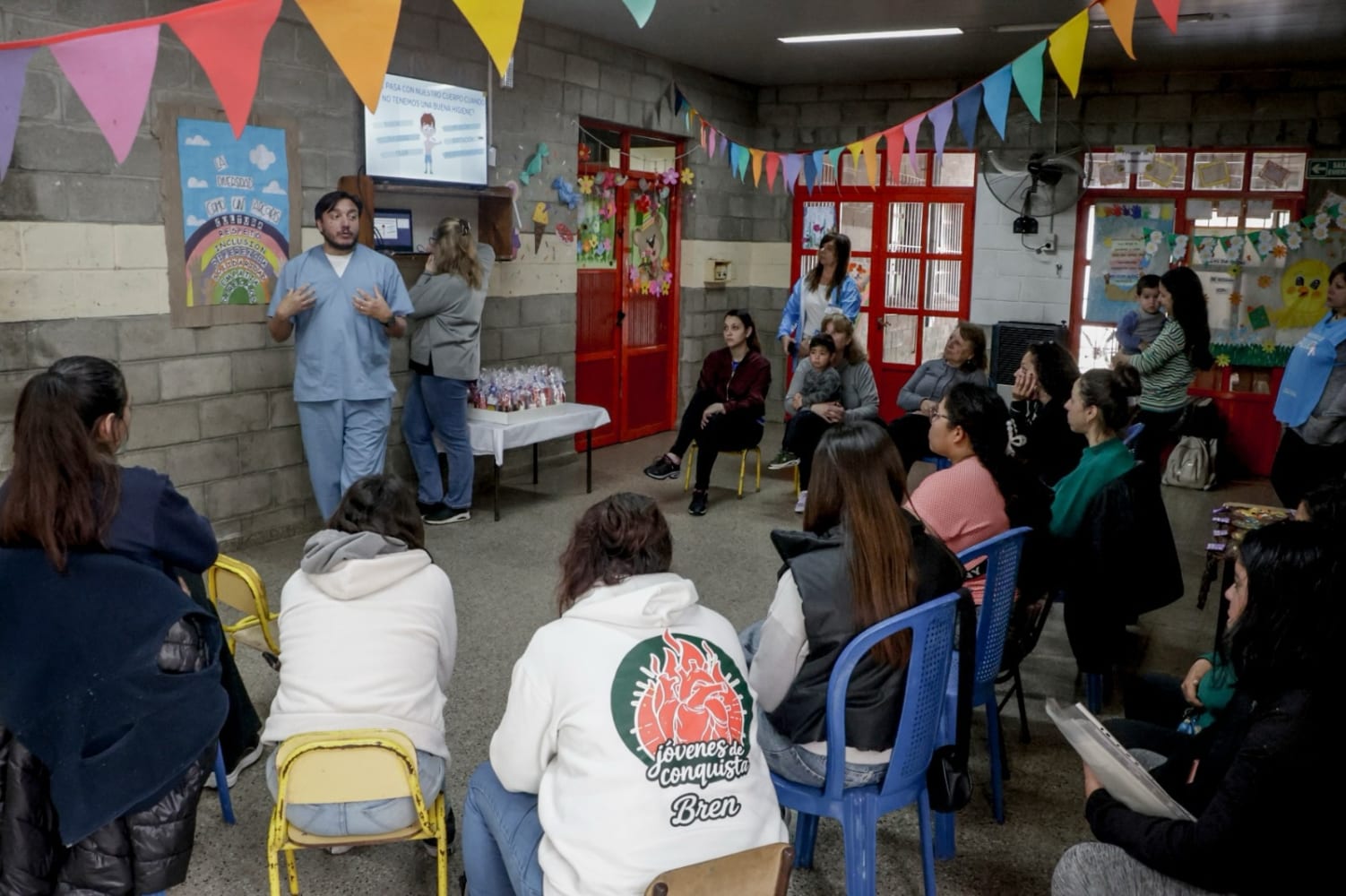 Personitas reunió a familias en un taller sobre cuidados de la salud en la infancia