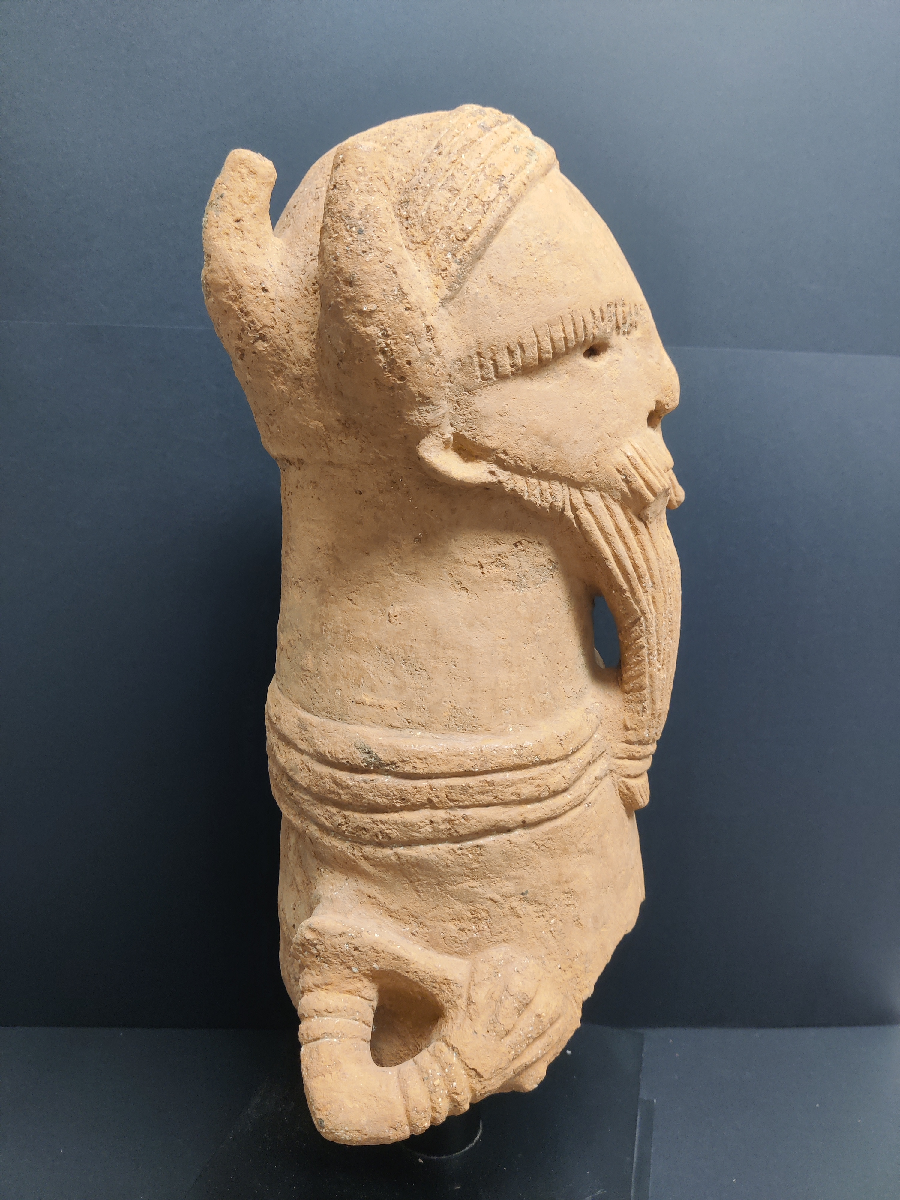 Nok terracotta bust with hands and beard