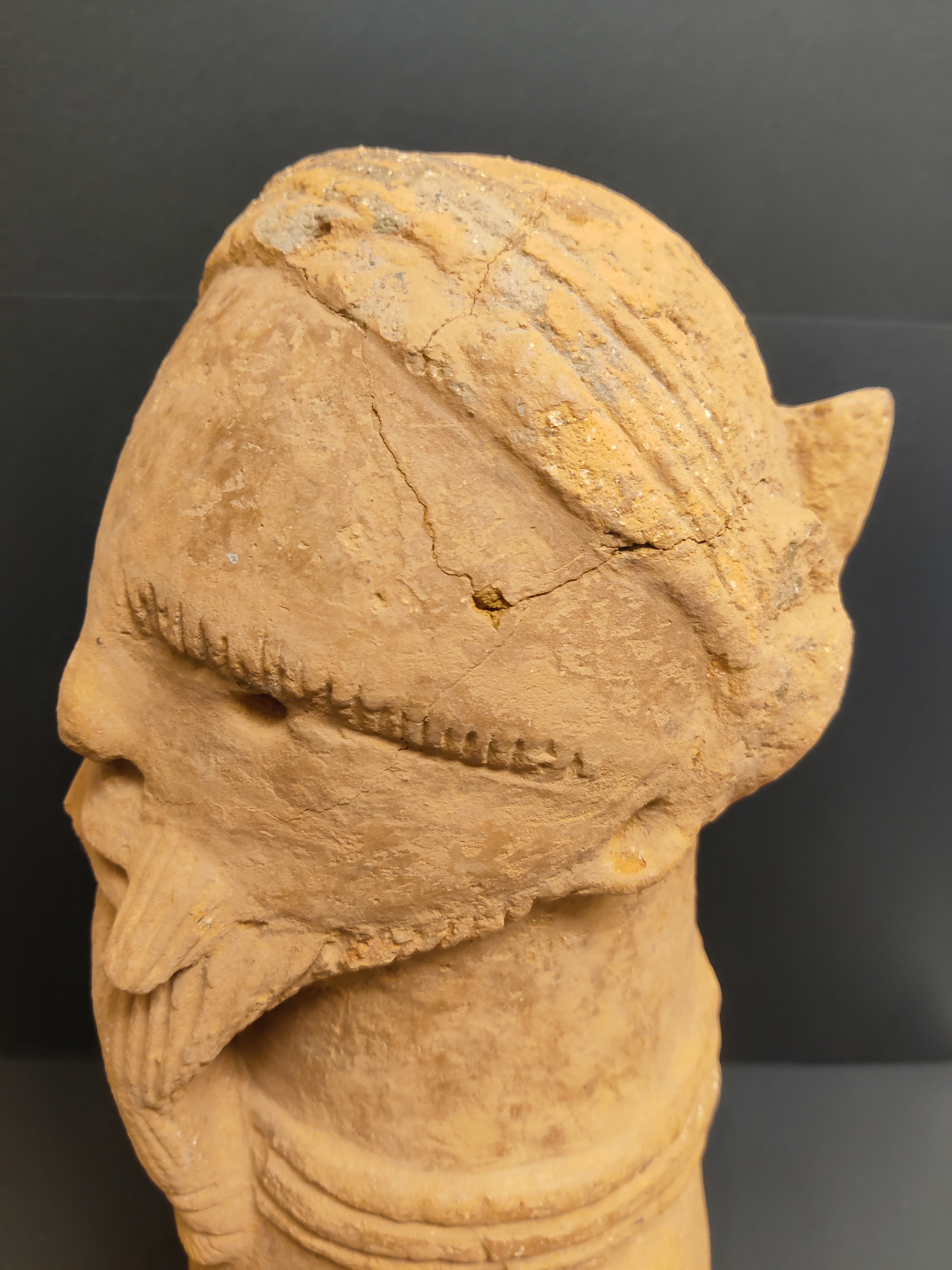 Nok terracotta bust with hands and beard