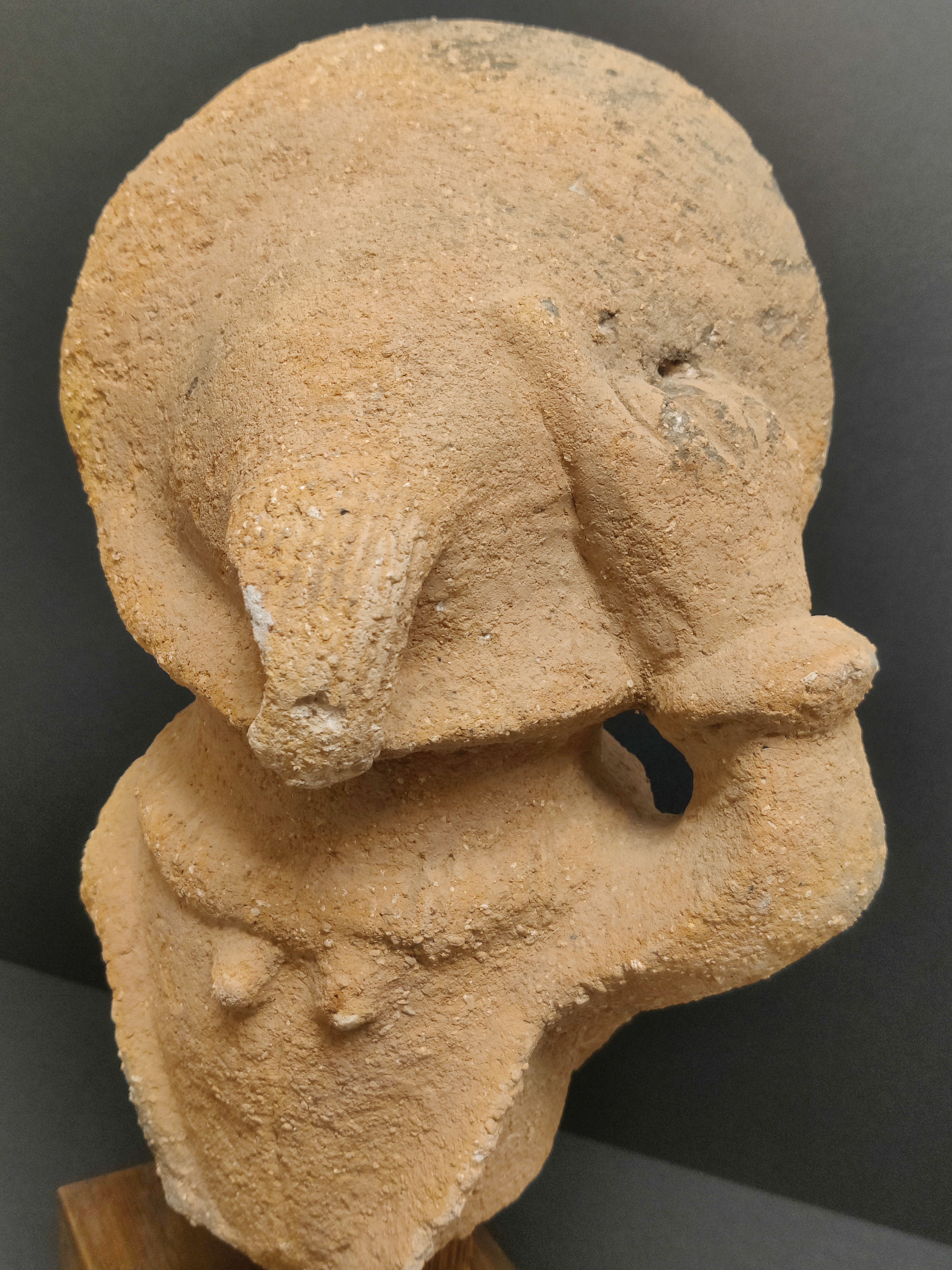 Nok terracotta bust with rare hat