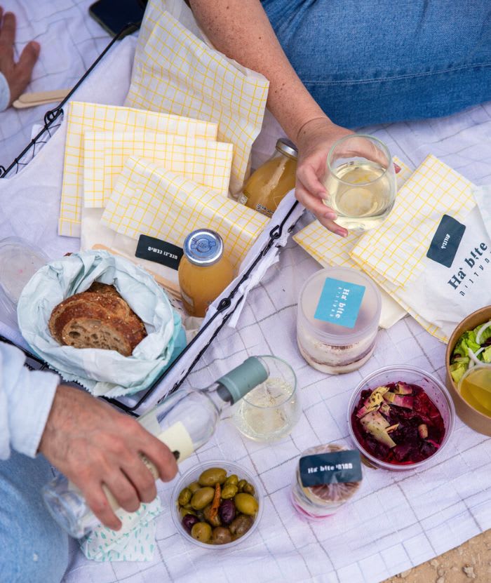 פיקניק זוגי תוספת יין פיקניק זוגי תוספת יין