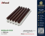 Tấm Nhựa Lam 5 Sóng Giả Gỗ iWood 5S20-5 cận cảnh bề mặt phủ lớp chống trầy xước