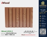 Tấm Nhựa Ốp Tường Lam 4 Sóng Cao Giả Gỗ iWood 4S24-2 phối cảnh vách tivi thi công thực tế