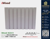 Tấm Nhựa Ốp Tường Lam 4 Sóng Cao Giả Gỗ iWood 4S24-9 góc chụp nghiêng chiếu sáng vân gỗ