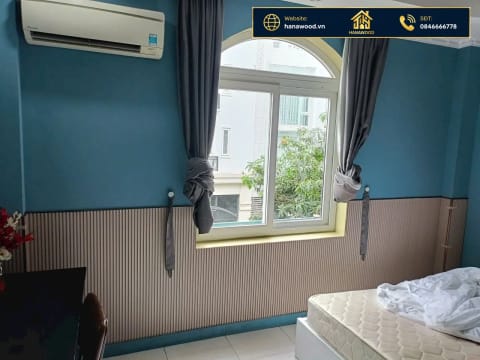 Thi công tấm ốp tường cải tạo chuỗi 4 khách sạn tại Quận 4