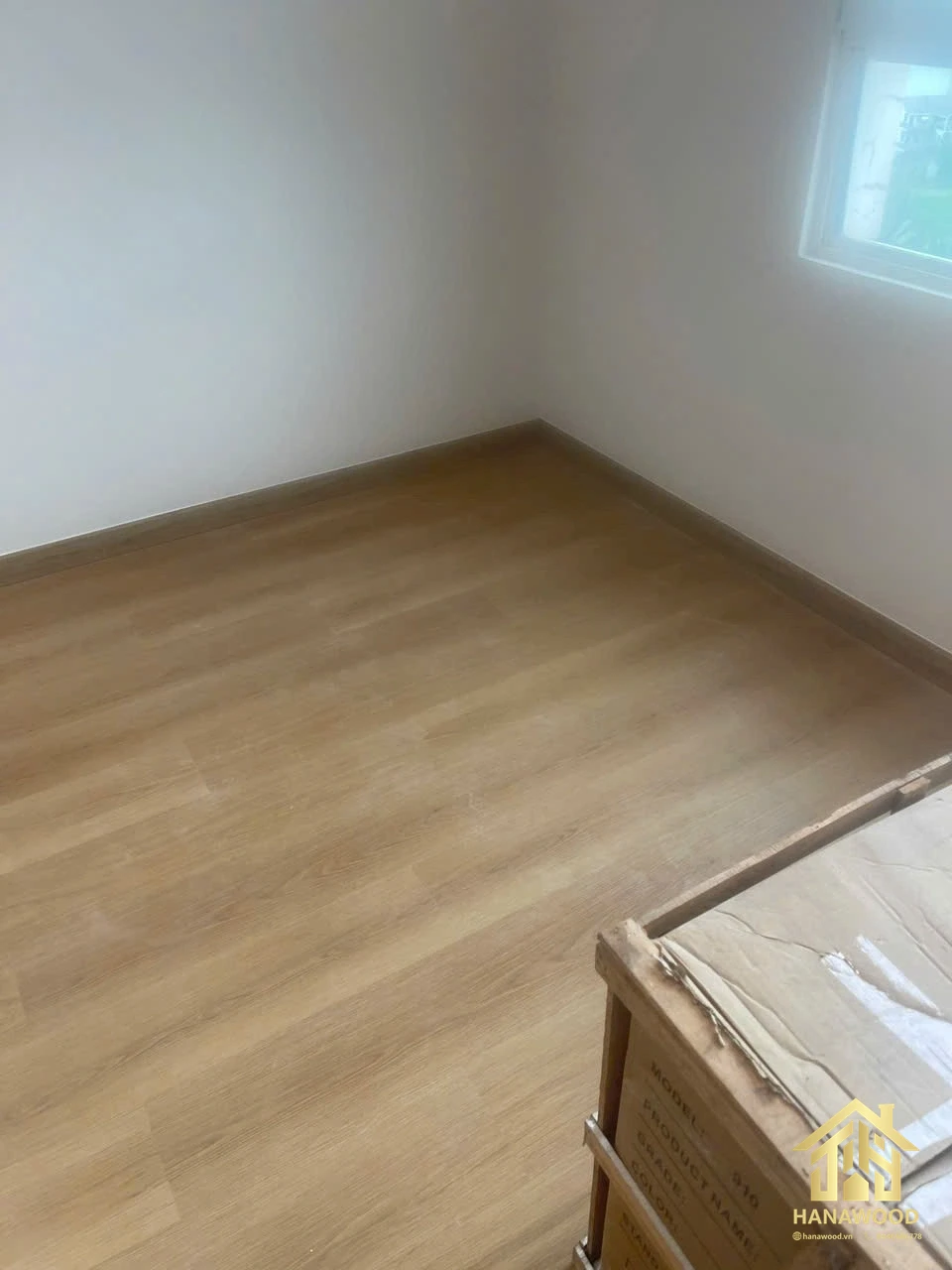 Thi công sàn nhựa hèm khóa SPC6002 12 nhà phố